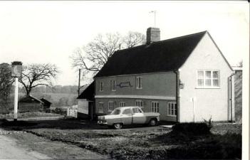 The Half Moon public house in the 1960s [WB/Flow4/5/Pep/HM1]